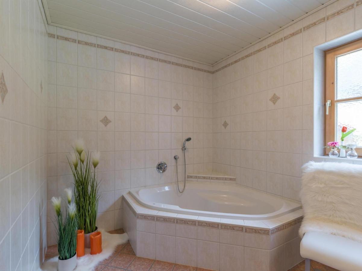 Ferienwohnung "Zum See" Маурах Екстериор снимка